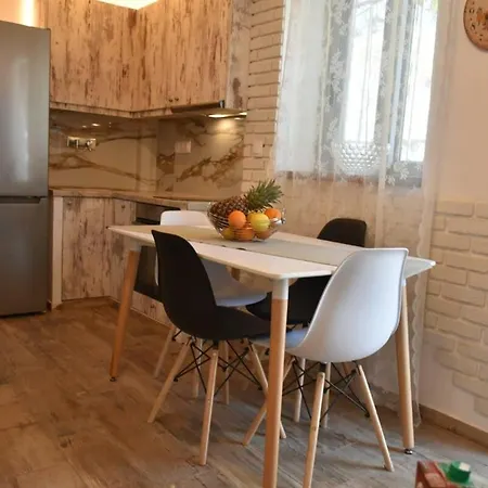 Amazing Traditional 3 Bd Stone House In Skiathos