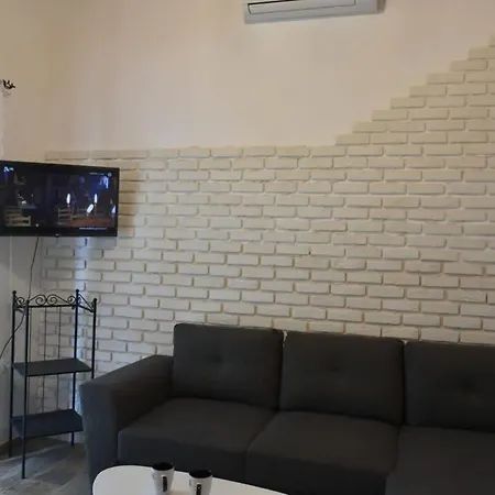 Amazing Traditional 3 Bd Stone House In