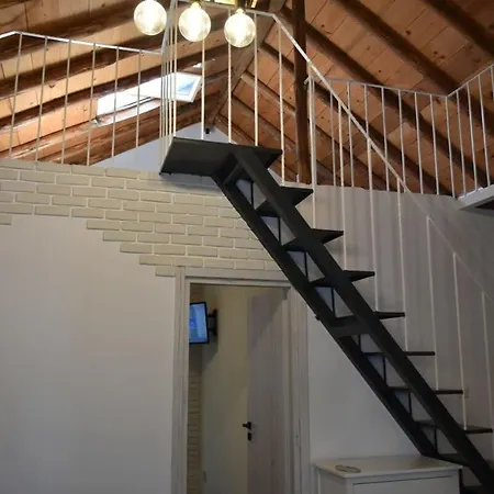 公寓 Amazing Traditional 3 Bd Stone House In