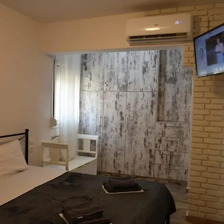 公寓 Amazing Traditional 3 Bd Stone House In