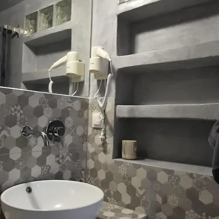 Amazing Traditional 3 Bd Stone House In Apartament Skiatos
