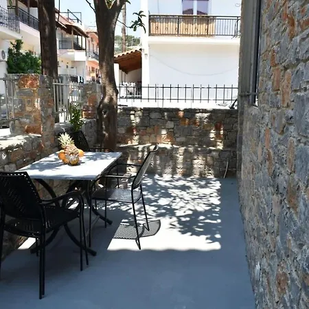 Amazing Traditional 3 Bd Stone House In *