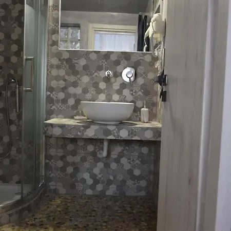 Amazing Traditional 3 Bd Stone House In