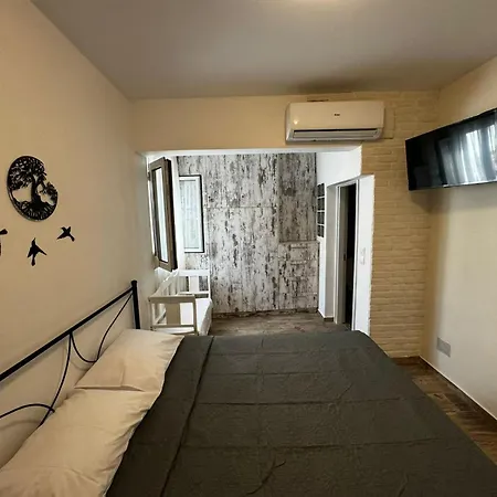 Amazing Traditional 3 Bd Stone House In 斯基亚索斯镇