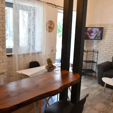 Apartamento Amazing Traditional 3 Bd Stone House In